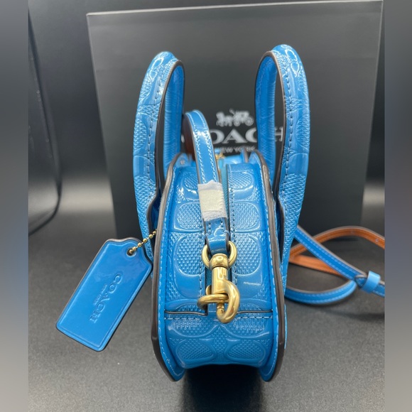 Coach Fish Bag In Signature Leather Imported - Picture 6 of 13